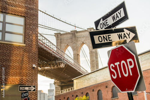 traffic signals at brooklyn bridge
