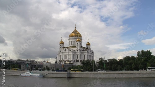 Zoom out from the Cathedral of christ the saviour