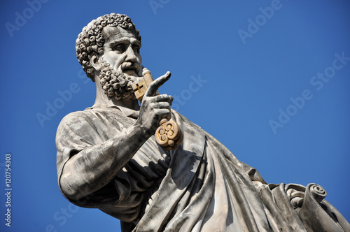 Photography Statue of Saint Peter in Saint Peter square. Vatican city