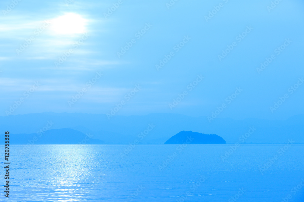 琵琶湖の朝 