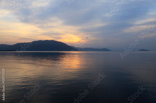 琵琶湖の朝 