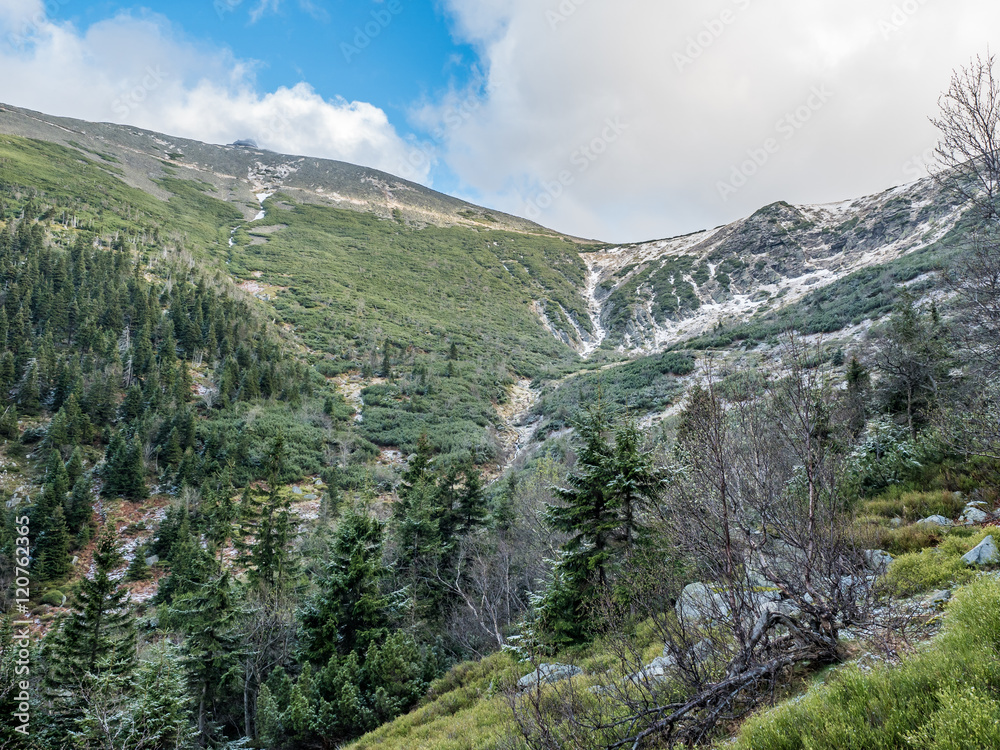 Fototapeta premium Cloudy sky over the mountains