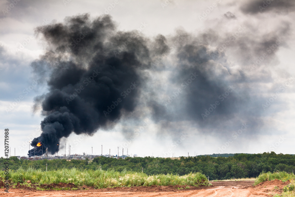 Fototapeta premium Burning oil in the atmosphere