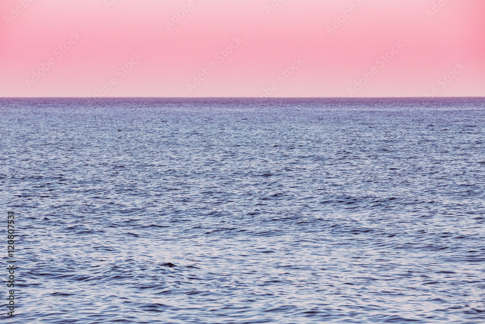 Obraz premium Calm Sea Ocean And Pink Sky Sunset Sunrise Background