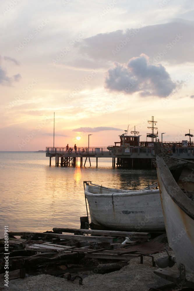 Fototapeta premium Sunset in Bulgarian fishing town