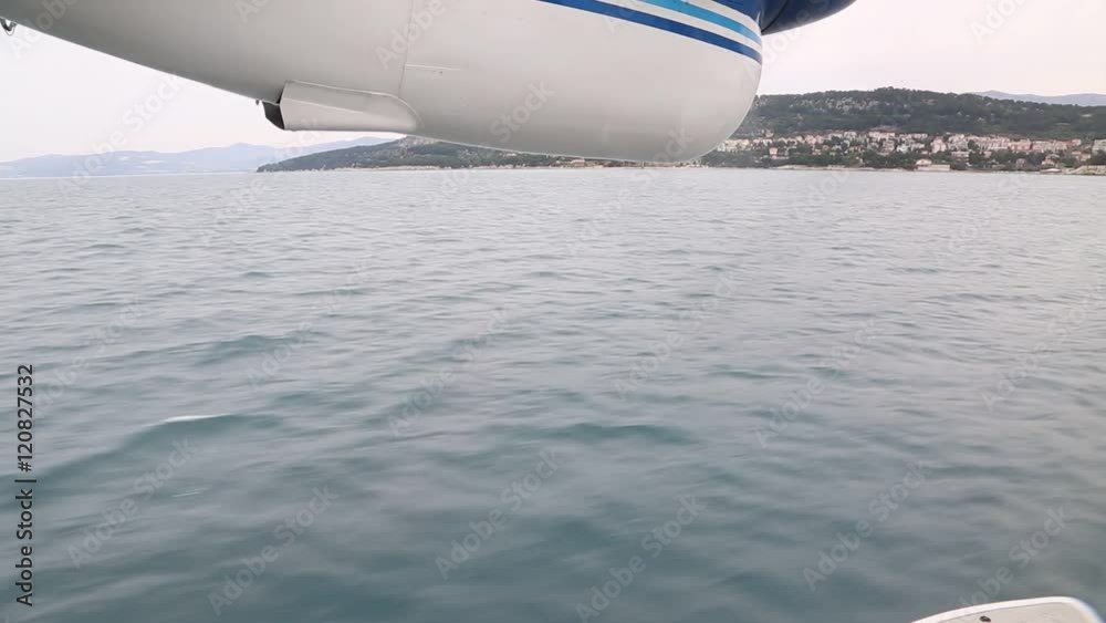 Sea plane landing
