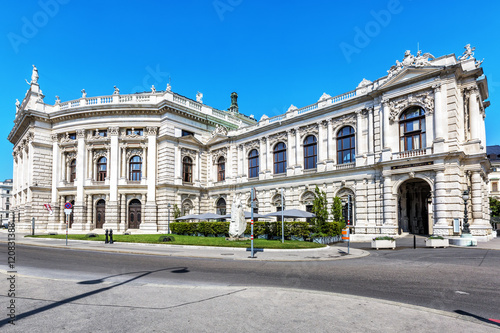 Burgtheater, Austrian National Theatre in Vienna. © maylat