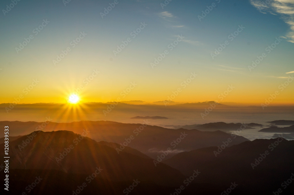 山頂からの日の出