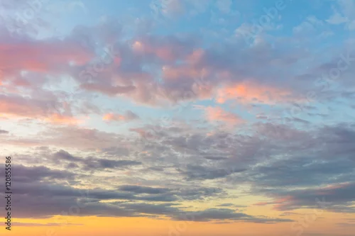 Obraz Prawdziwe tło majestatyczny wschód słońca niebo