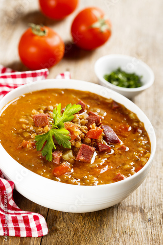 Tomato soup with lentils and sausages 