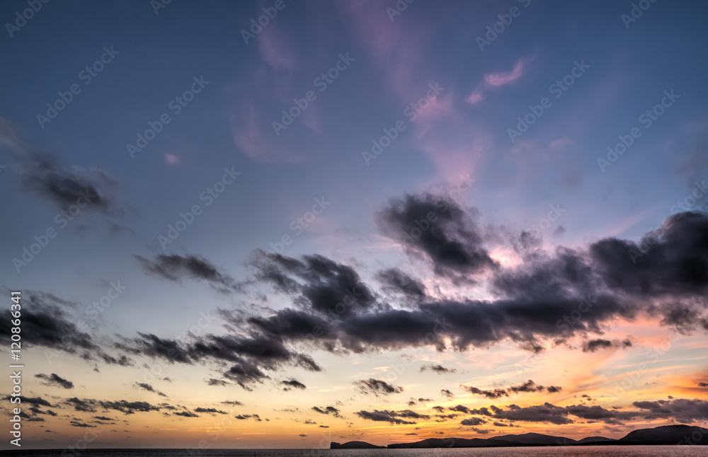 Obraz premium Capo Caccia under a purple sky