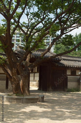 Unhyeongung palace in Seoul Korea photo