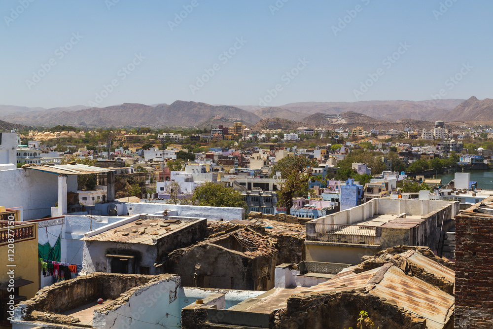 Buildings and Machla Hills in Udaipur
