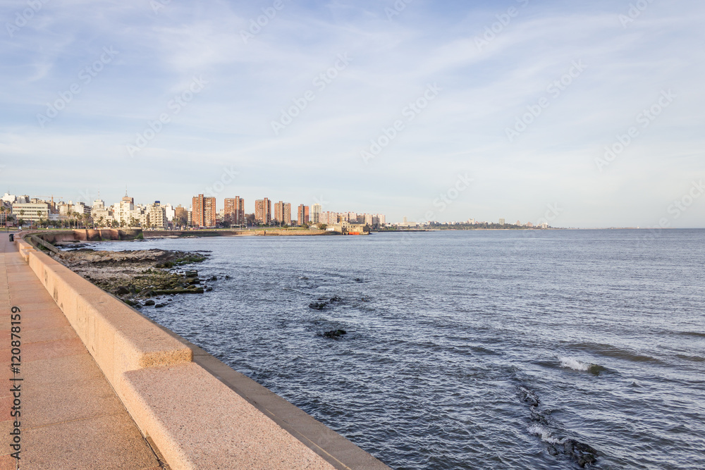 Fototapeta premium City view of Montevideo at sunset