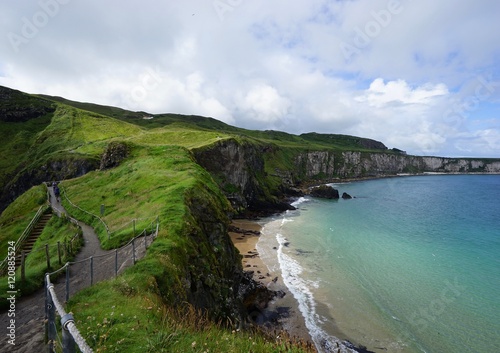 Landschaft um Carrick-a-Rede - Rope Bridge / Nordirland