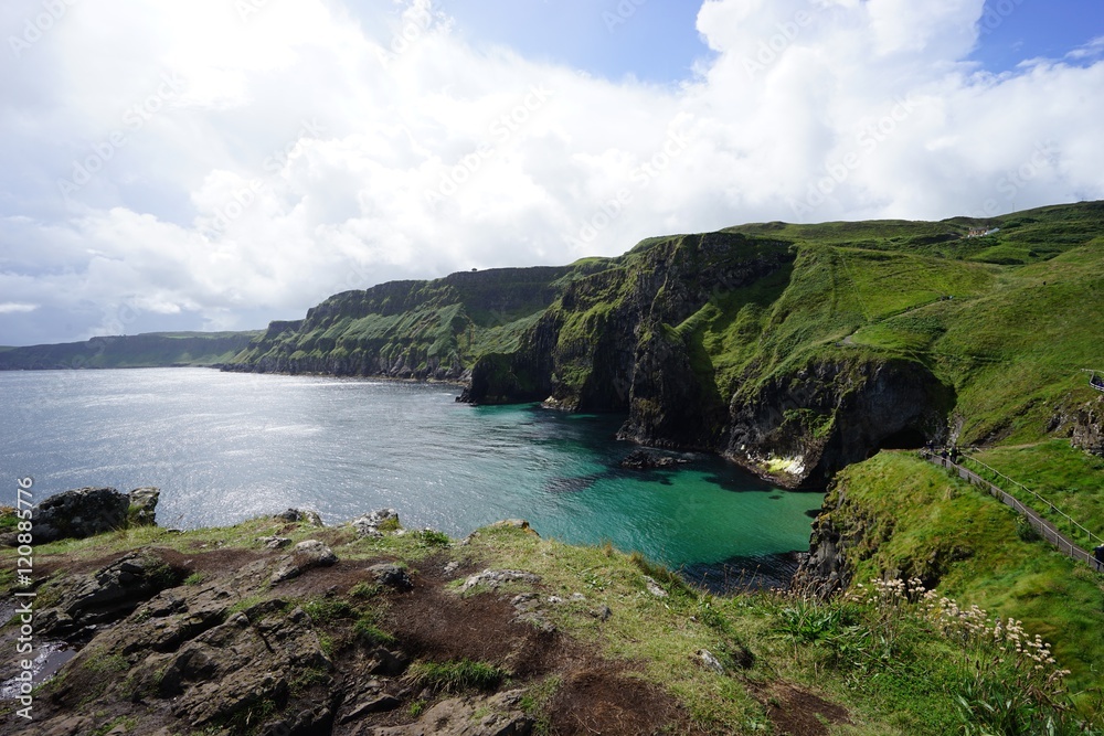 Landschaft um Carrick-a-Rede - Rope Bridge / Nordirland Landschaft um Carrick-a-Rede - Rope Bridge / Nordirland