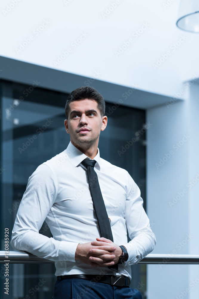 Having professional attitude to clients Having professional attitude to clients