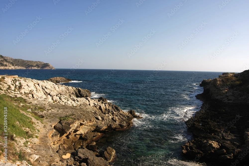 Felsenküsten am Mittelmeer