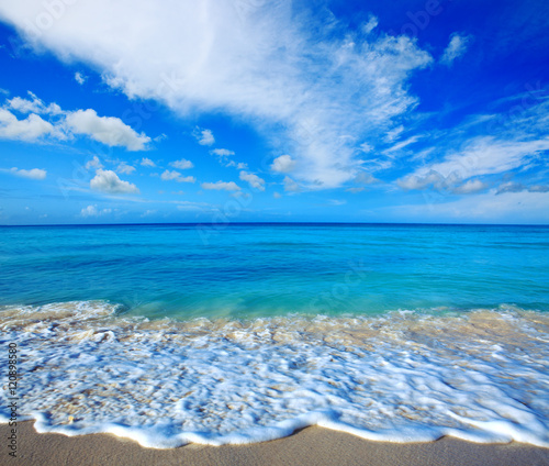 Fototapeta Naklejka Na Ścianę i Meble -  Caribbean sea and blue sky.