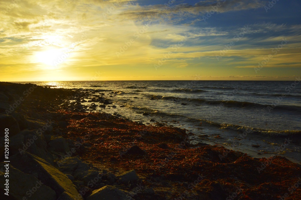 Obraz premium Sunset on the most west beach in Iceland