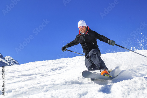 dynamisch Skifahren in der Telemark-Technik
