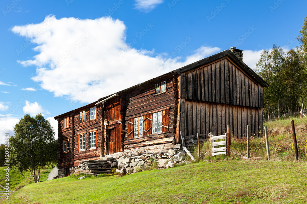 Altes, traditionelles Bauernhaus Altes, traditionelles Bauernhaus