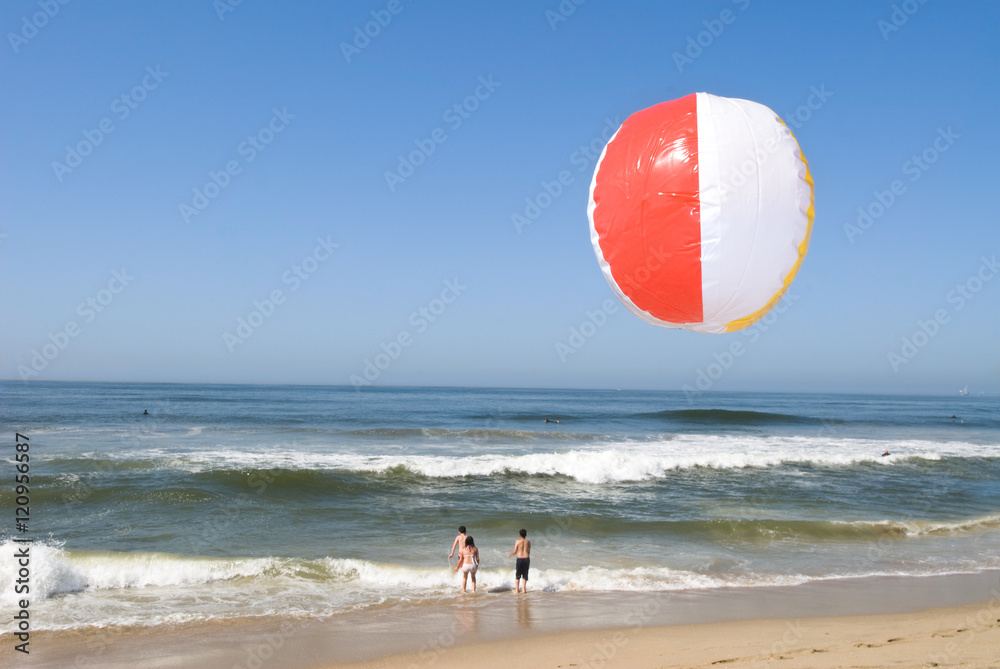 Obraz premium Beachball at beach