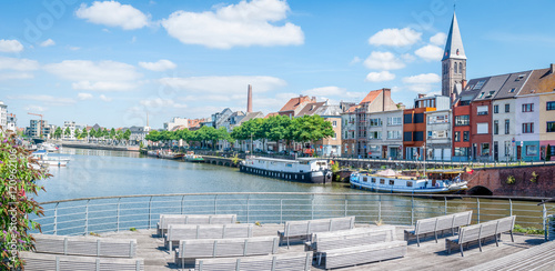 Liège et quais de la Meuse photo