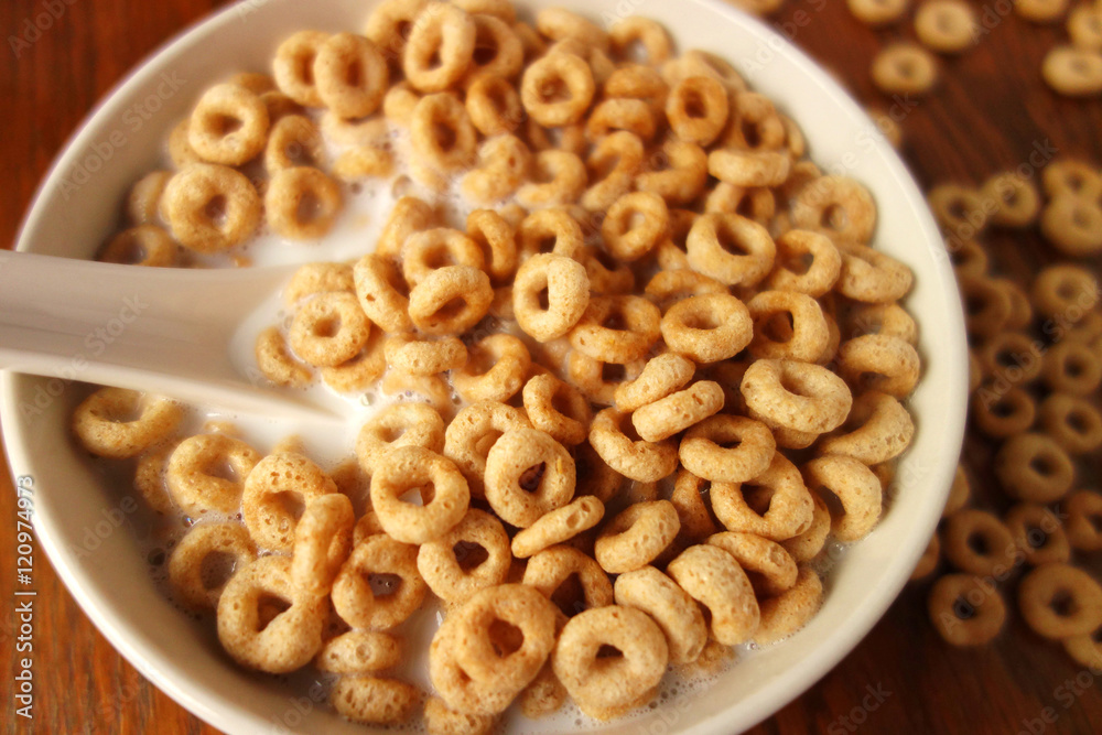Cheerios - Bowl with cheerios whole grain cereals. 