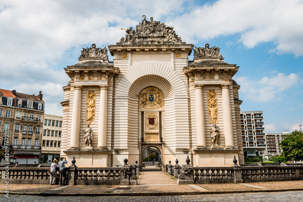Fototapeta premium L'Arc de Triomphe de la porte de paris à Lille