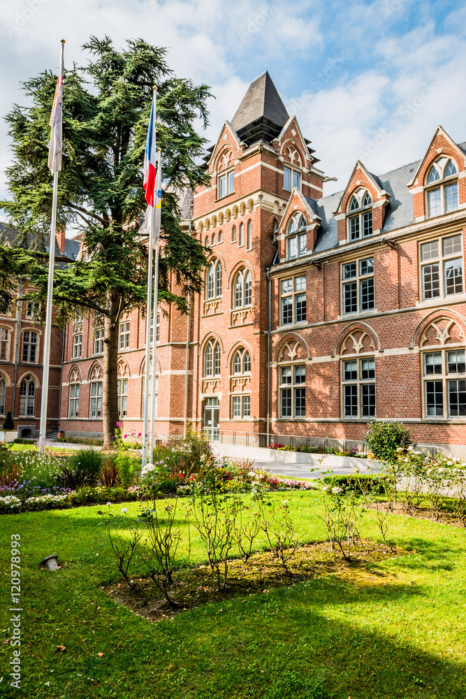 Les facultés catholiques de Lille Les facultés catholiques de Lille