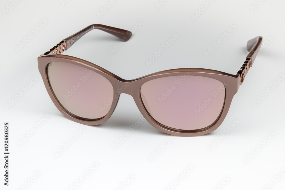 Sunglasses with mirrored lenses Sunglasses with mirrored lenses