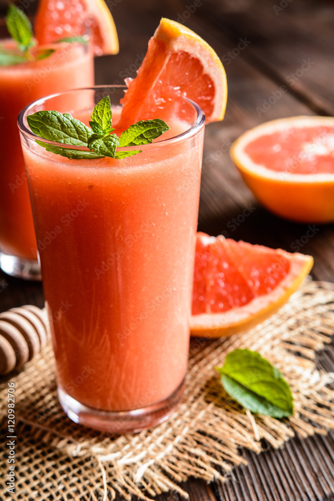 Grapefruit smoothie with ginger and honey Grapefruit smoothie with ginger and honey