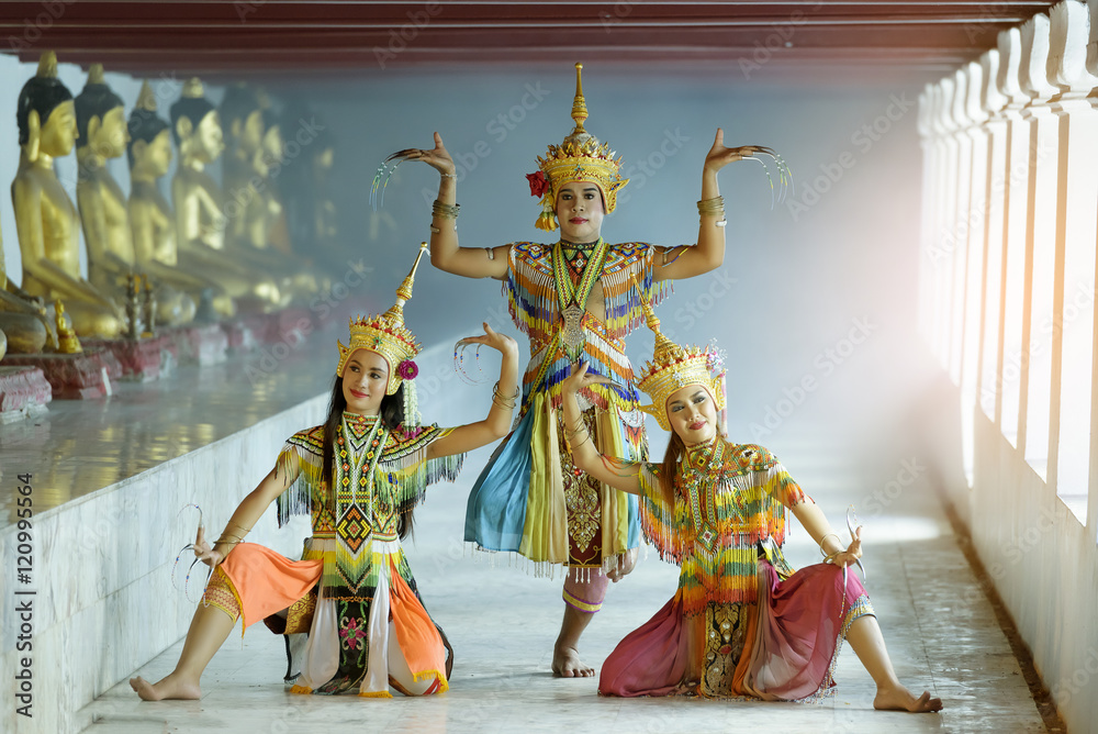 Manohra models : MANOHRA is folk dance in South of Thailand at T