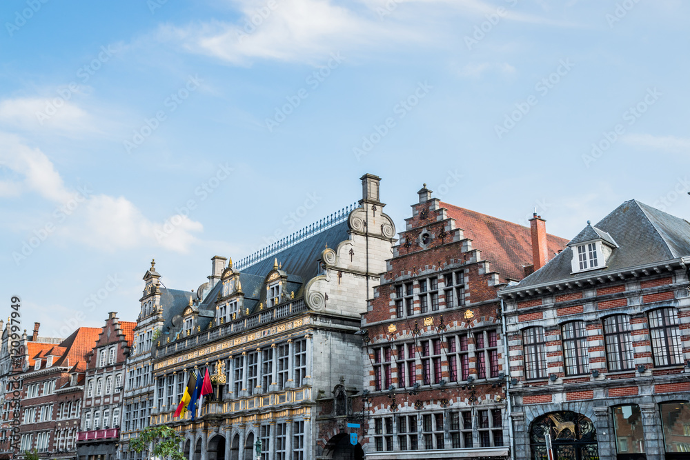 Fototapeta premium Immeubles de Grand-place de Tournay