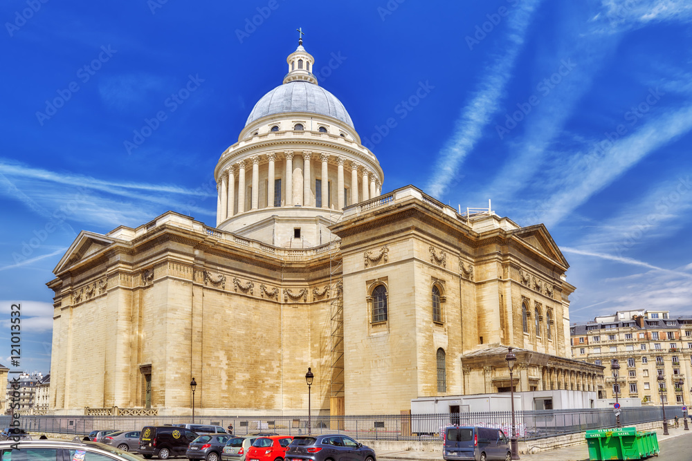 Obraz premium PARIS, FRANCE - JULY 08, 2016 : French Mausoleum of Great People