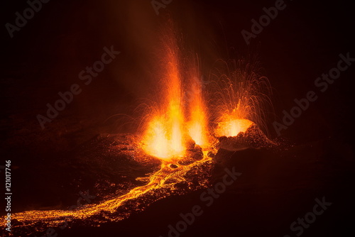 Piton de la Fournaise en éruption , Ile de la Réunion.