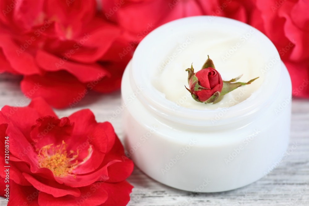 Face & body cream, red rose & rose bud, provence style Face & body cream, red rose & rose bud, provence style