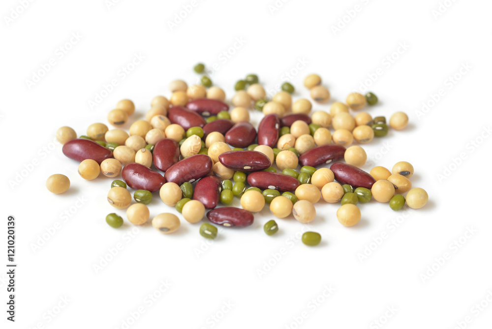 Foto Mixed beans on white background - isolated