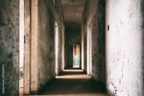 Abandoned mental hospital in Brazil © Paulo Nabas