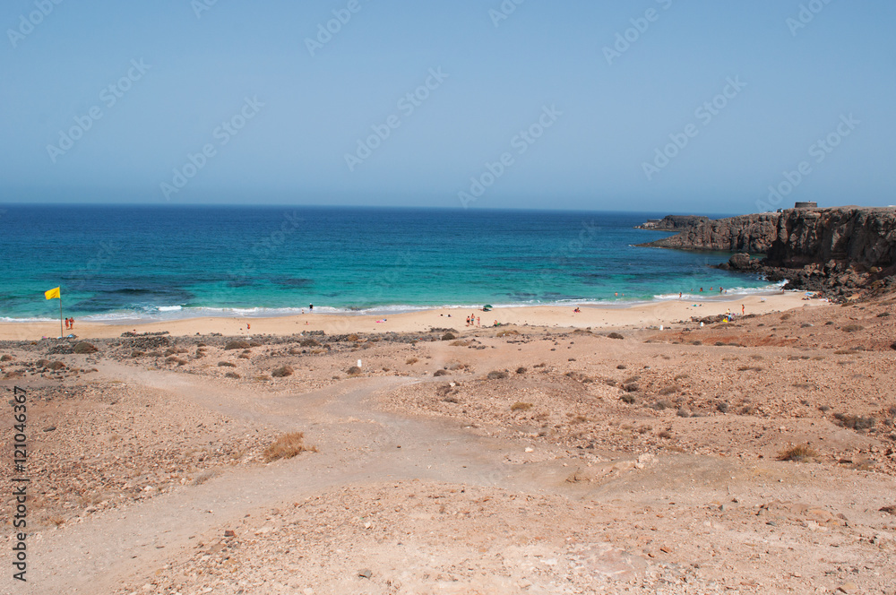 Fuerteventura, Isole Canarie: vista panoramica di Piedra Playa, chiamata anche Playa del Castillo, una delle spiagge più famose dell'area nord ovest vicino a El Cotillo, il 31 agosto 2016