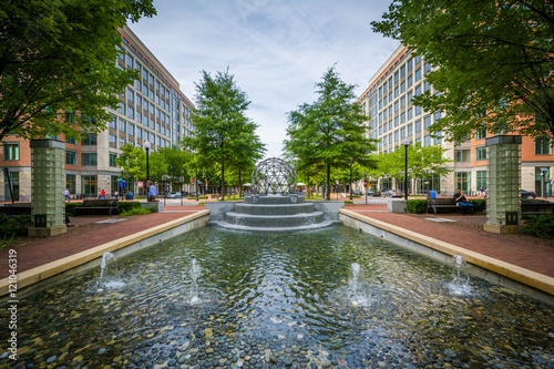 Fountains and buildings in Alexandria, Virginia.