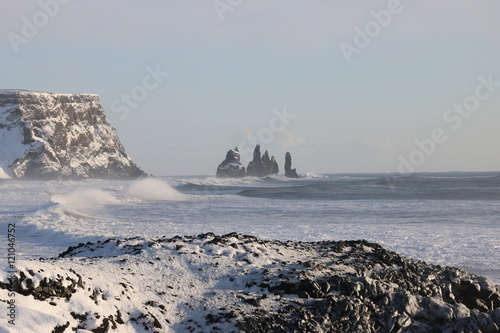 Зимний пляж черного песка, Исландия