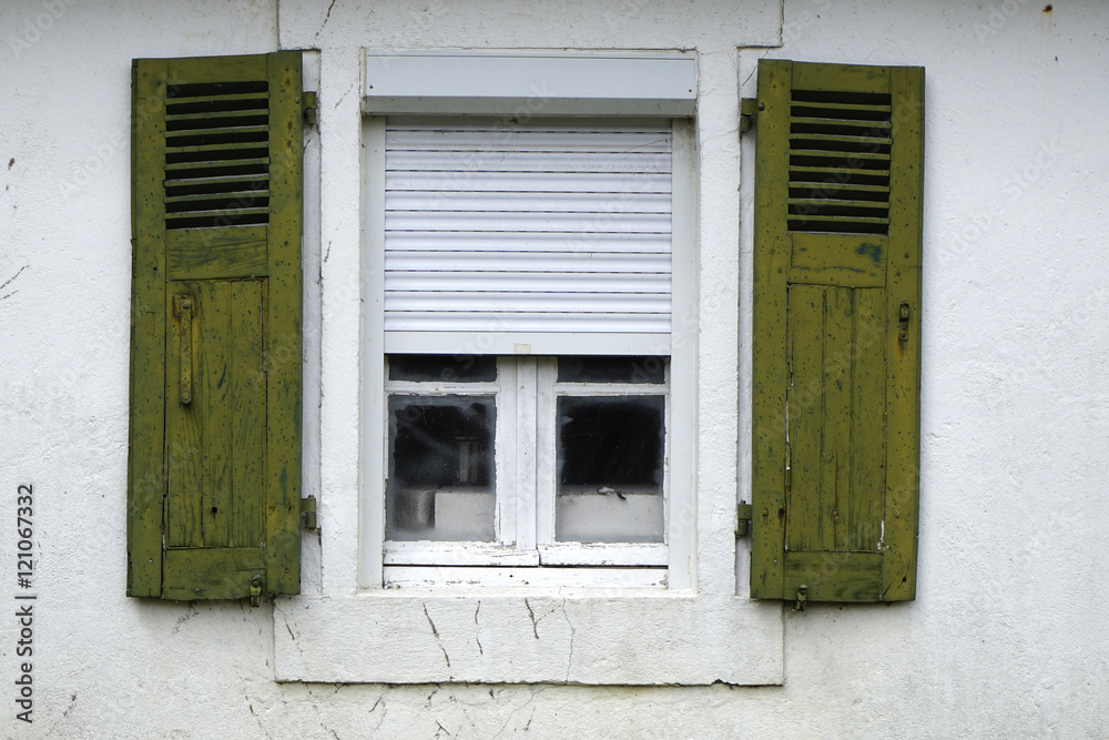 fenêtre et volets