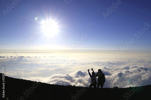 Fotografía 登頂を喜ぶ