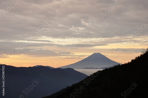 柳沢峠からの富士山