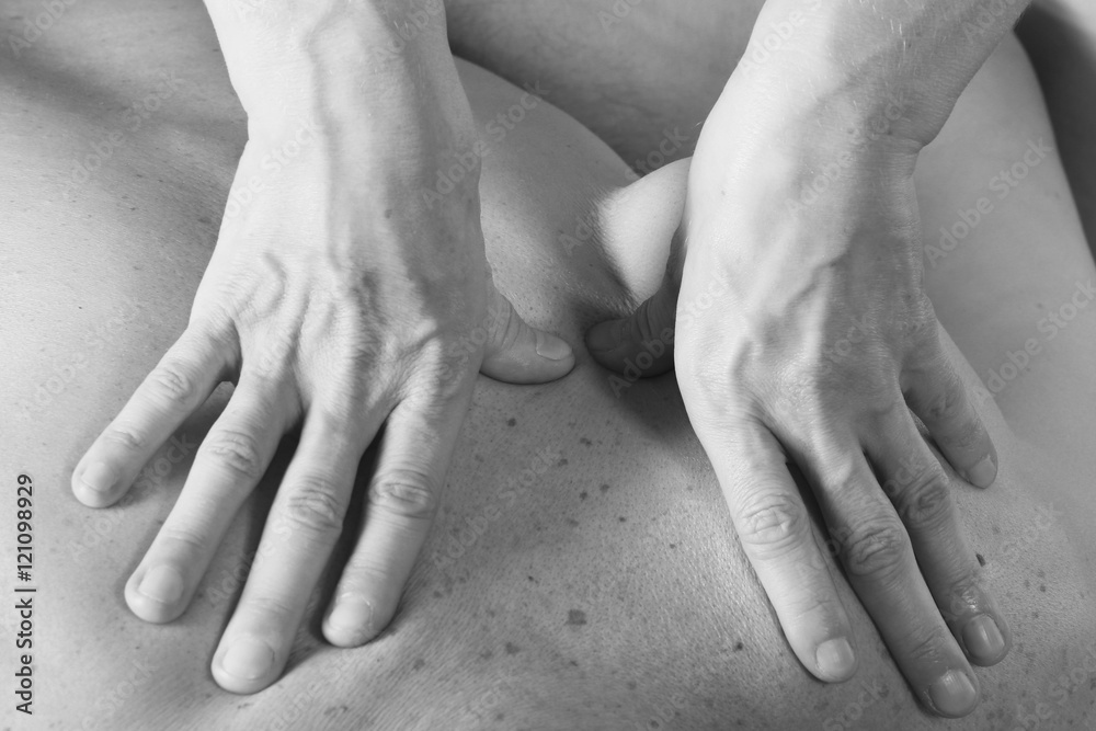 masseur's hands masseur's hands