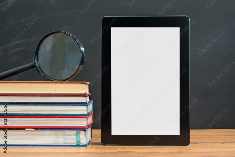 magnifying glass in very important to see the Digital Tablet on