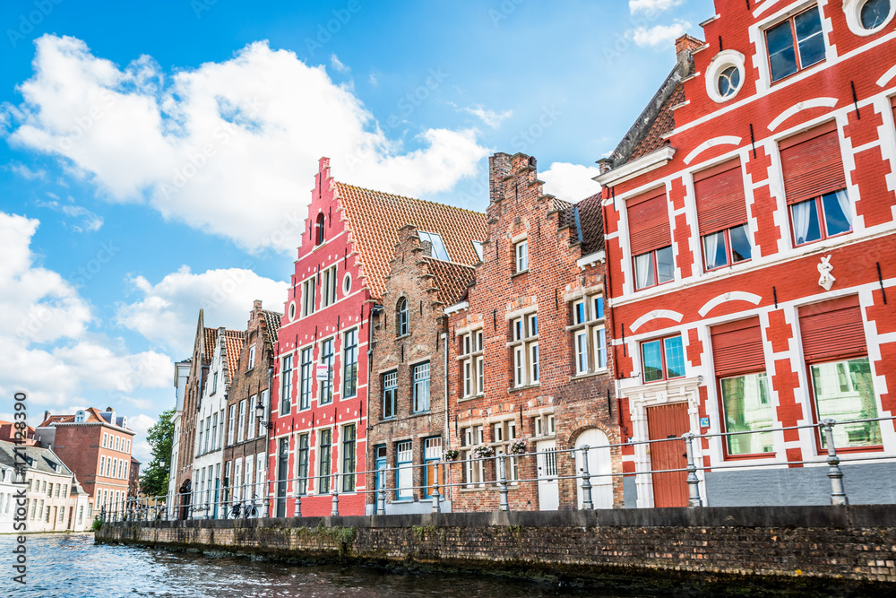 Obraz premium Le long des canaux de Bruges la Venise du nord