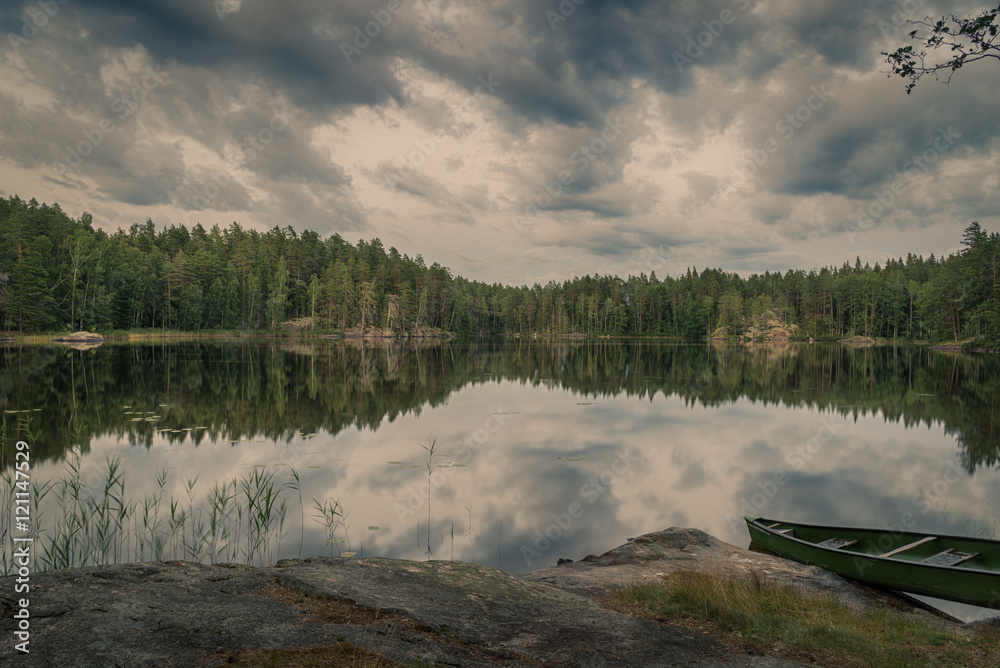 Fototapeta premium Noc nad jeziorem fińskim